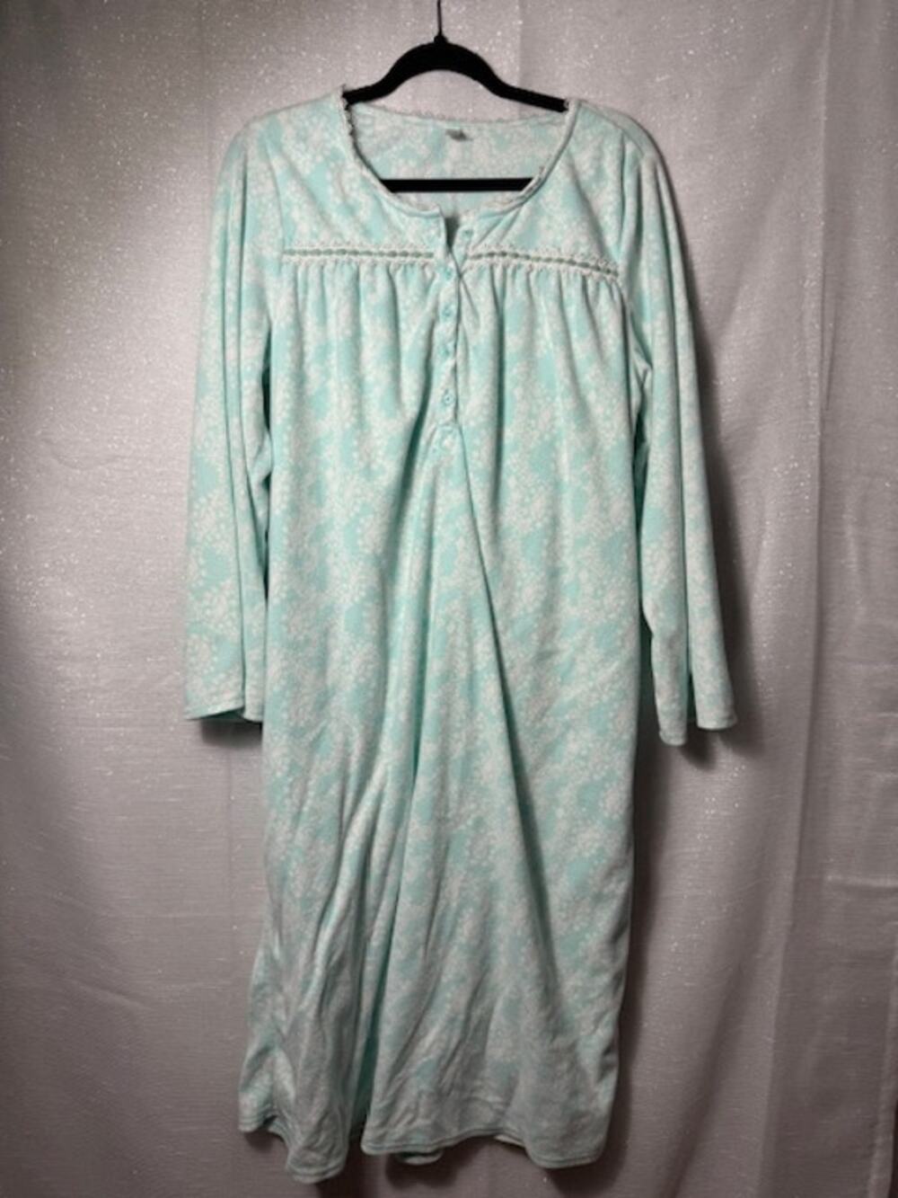 PINK K TEAL AND WHITE FLEECE NIGHT GOWN SIZE LARGE
